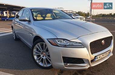 Седан Jaguar XF 2018 в Киеве