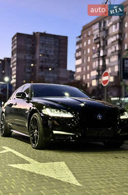 Седан Jaguar XF 2017 в Одесі