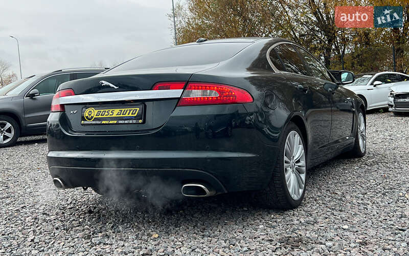 Седан Jaguar XF 2010 в Львове