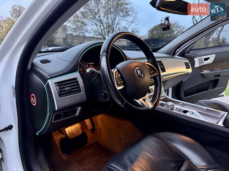 Седан Jaguar XF 2014 в Одессе фото 43 Седан Jaguar XF 2014 в Одессе