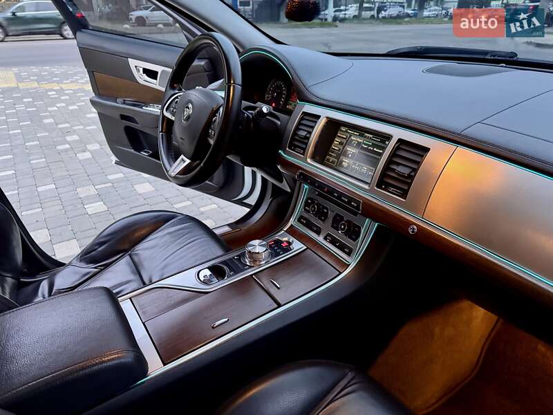 Седан Jaguar XF 2014 в Одессе фото 53 Седан Jaguar XF 2014 в Одессе