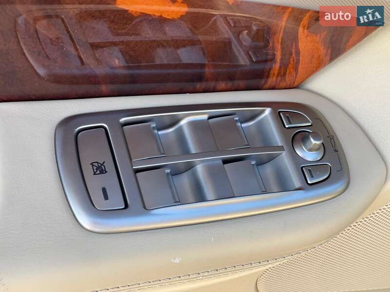 Седан Jaguar XF 2009 в Львове