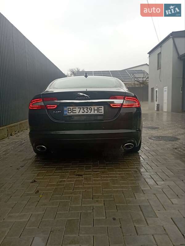Седан Jaguar XF 2013 в Первомайську