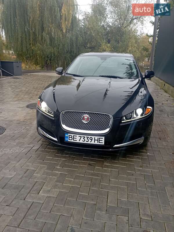 Седан Jaguar XF 2013 в Первомайську
