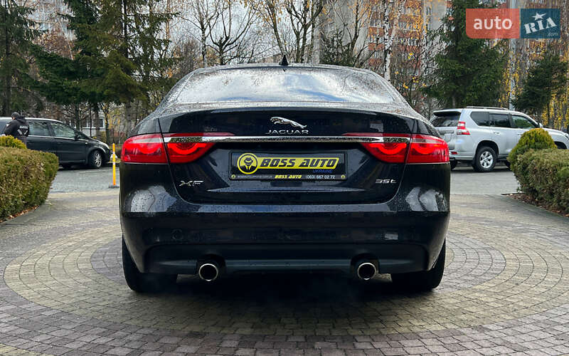 Седан Jaguar XF 2015 в Львове