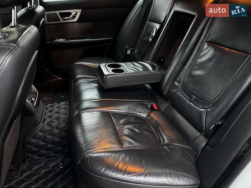 Седан Jaguar XF 2013 в Киеве фото 23 Седан Jaguar XF 2013 в Киеве