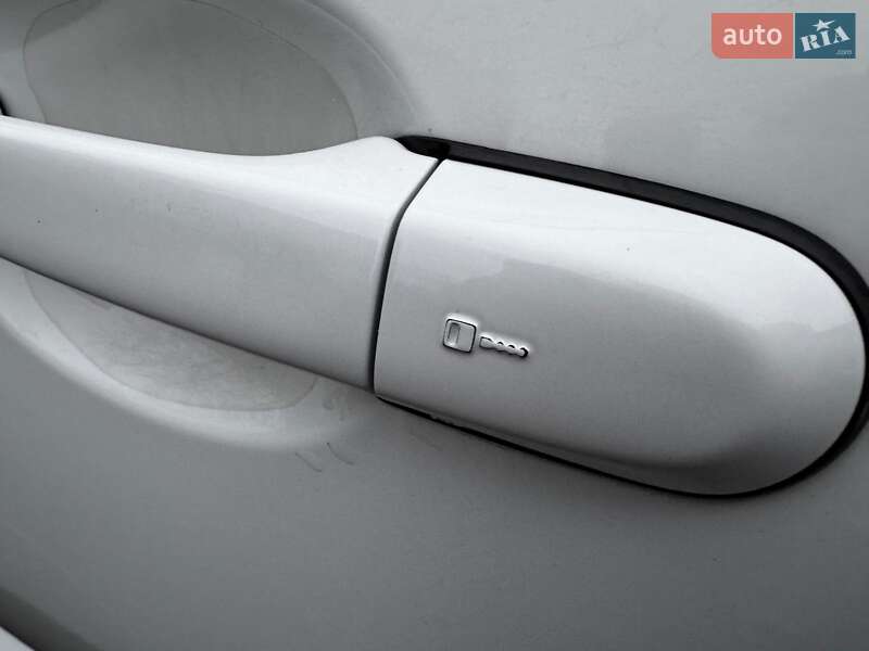 Седан Jaguar XF 2013 в Киеве фото 27 Седан Jaguar XF 2013 в Киеве