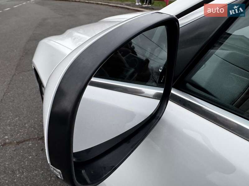 Седан Jaguar XF 2013 в Киеве фото 28 Седан Jaguar XF 2013 в Киеве