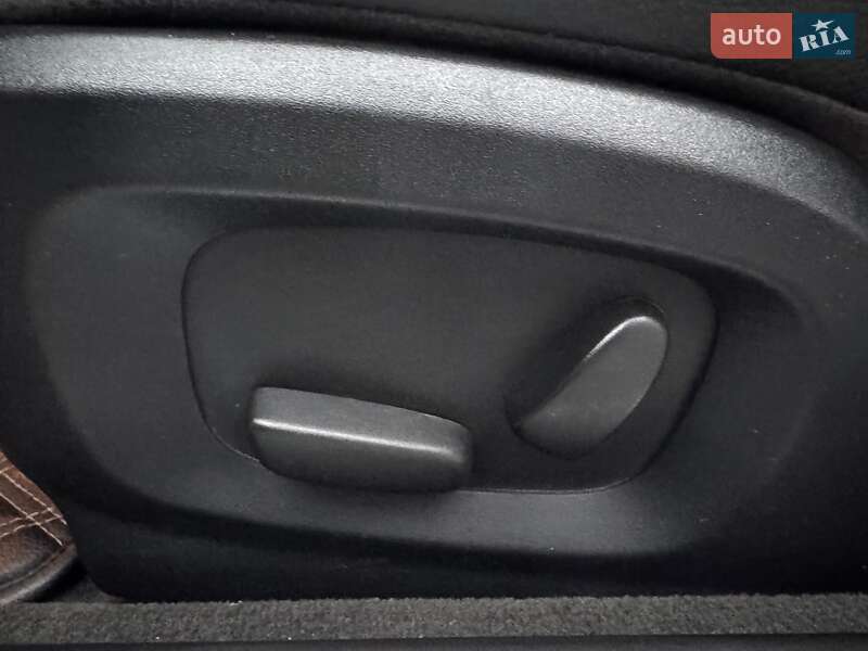 Седан Jaguar XF 2013 в Киеве фото 31 Седан Jaguar XF 2013 в Киеве