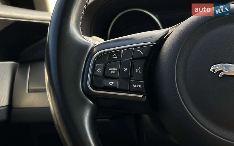 Седан Jaguar XF 2019 в Львове