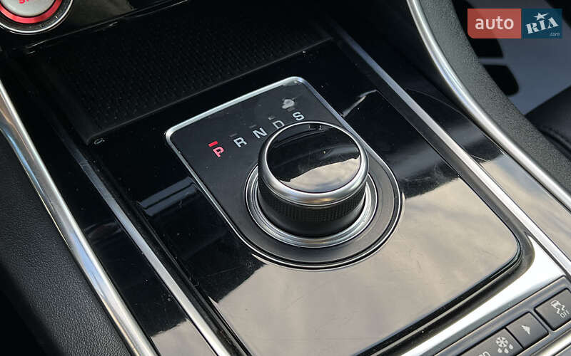 Седан Jaguar XF 2019 в Львове