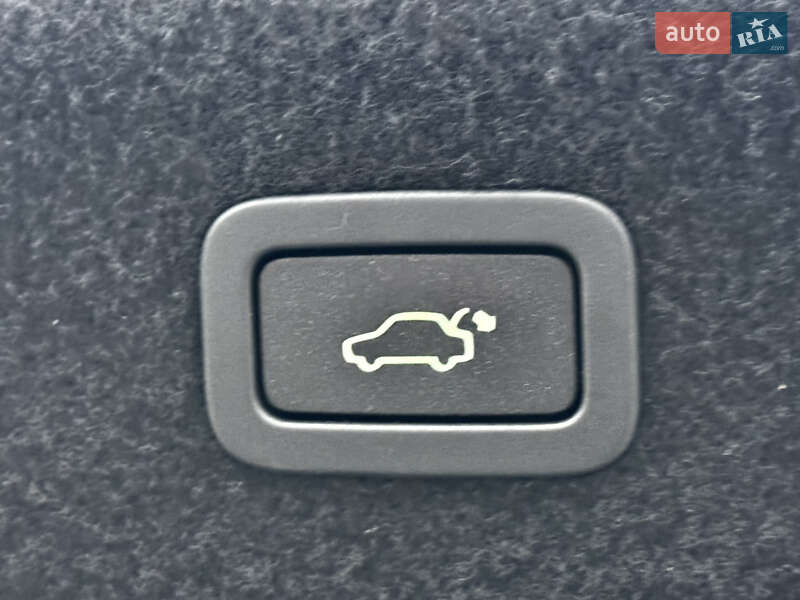 Седан Jaguar XF 2015 в Киеве фото 19 Седан Jaguar XF 2015 в Киеве