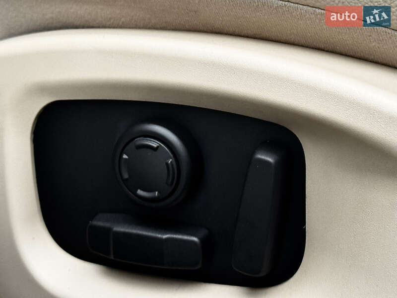 Седан Jaguar XF 2015 в Киеве фото 24 Седан Jaguar XF 2015 в Киеве