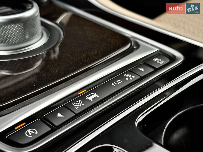 Седан Jaguar XF 2015 в Киеве фото 46 Седан Jaguar XF 2015 в Киеве