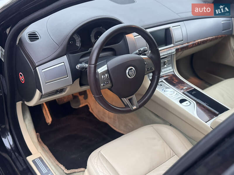 Седан Jaguar XF 2008 в Одессе