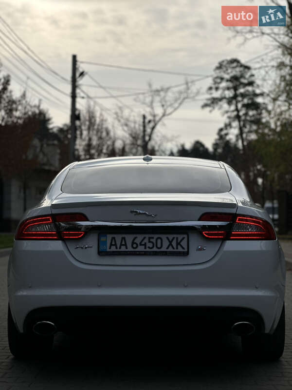 Седан Jaguar XF 2012 в Киеве