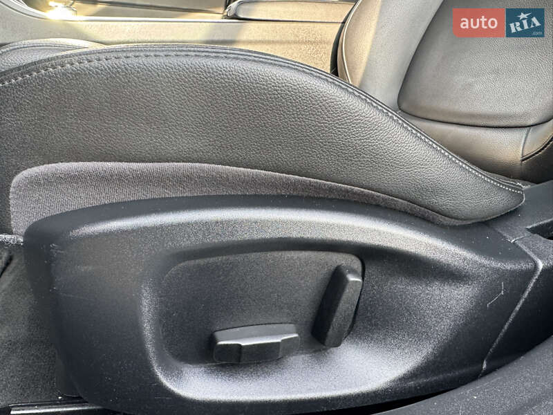 Седан Jaguar XF 2016 в Києві