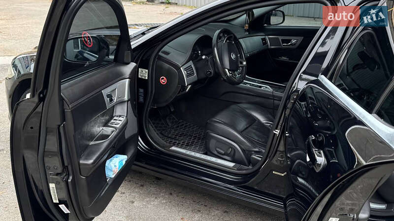 Седан Jaguar XF 2012 в Кропивницком