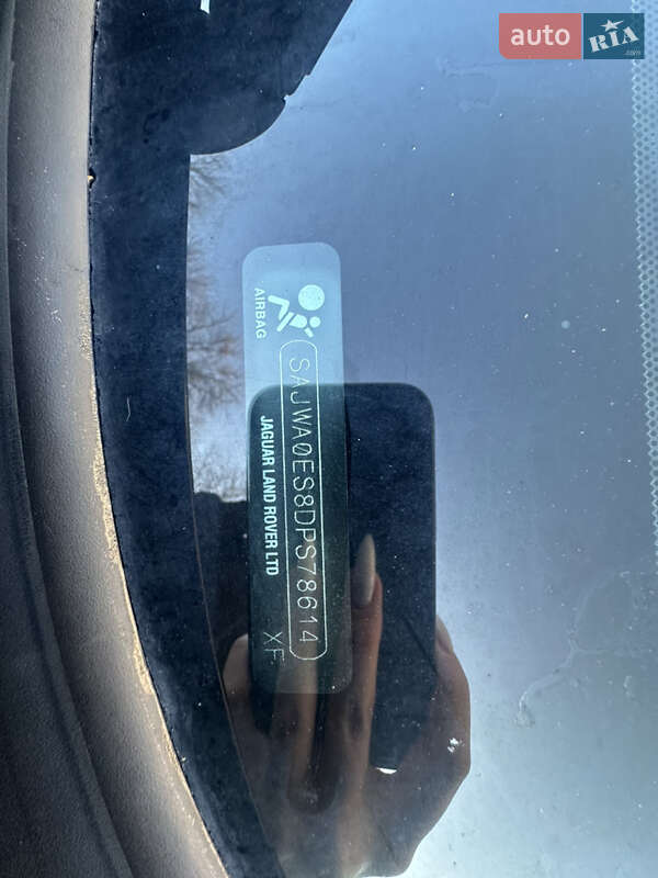 Седан Jaguar XF 2013 в Виннице