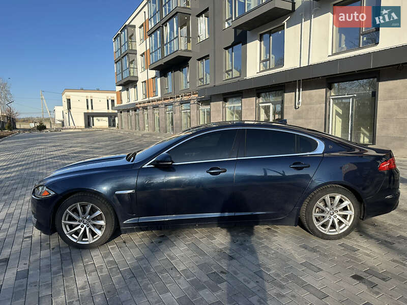 Седан Jaguar XF 2013 в Виннице