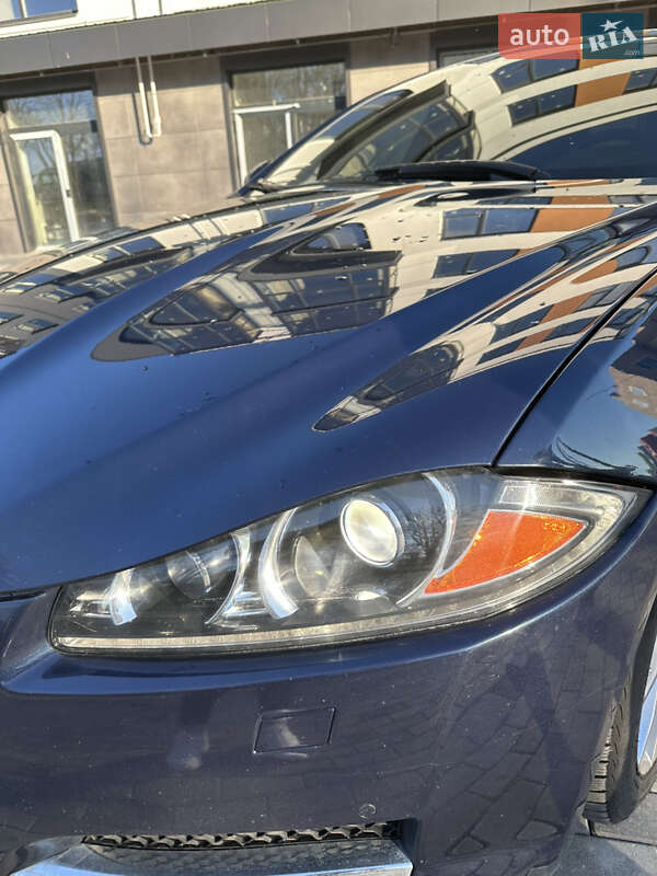 Седан Jaguar XF 2013 в Виннице