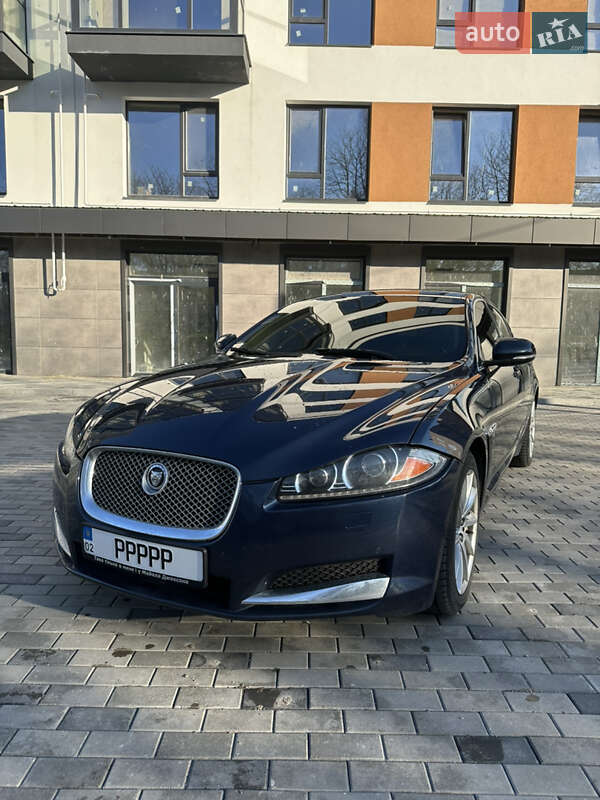 Седан Jaguar XF 2013 в Виннице