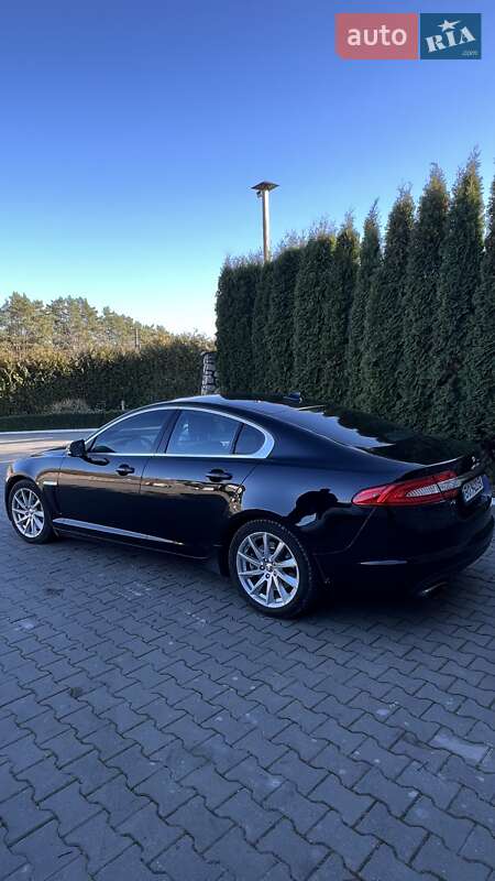 Седан Jaguar XF 2014 в Волочиську