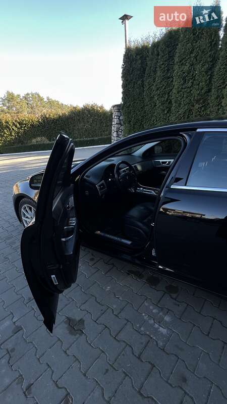 Седан Jaguar XF 2014 в Волочиську