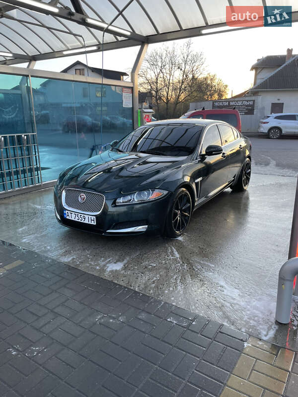 Седан Jaguar XF 2014 в Ивано-Франковске