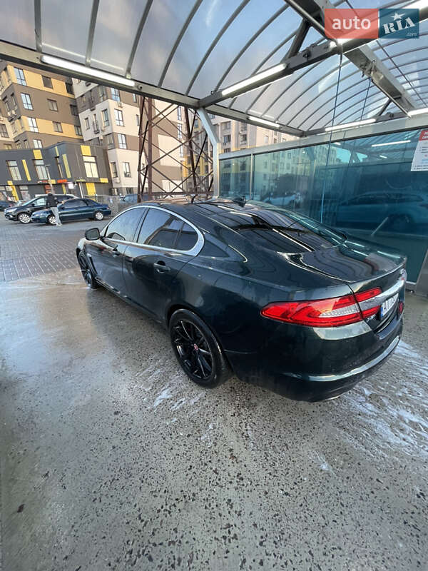 Седан Jaguar XF 2014 в Ивано-Франковске