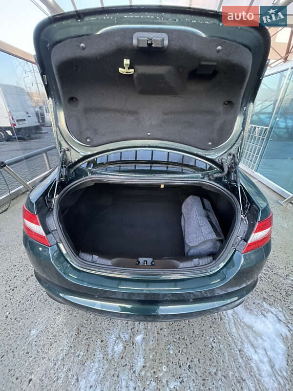 Седан Jaguar XF 2014 в Ивано-Франковске