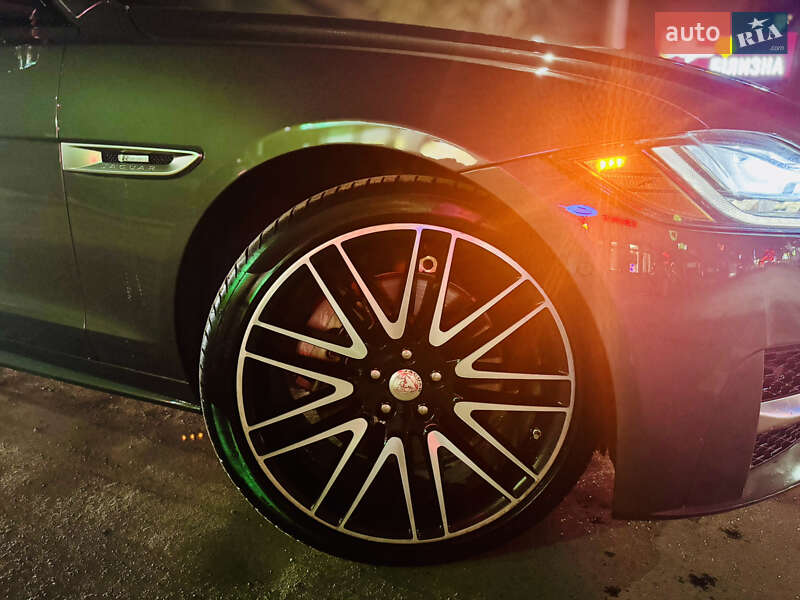Седан Jaguar XF 2015 в Києві