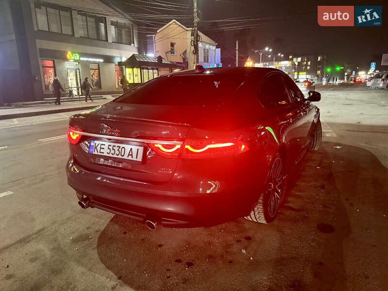 Седан Jaguar XF 2015 в Києві