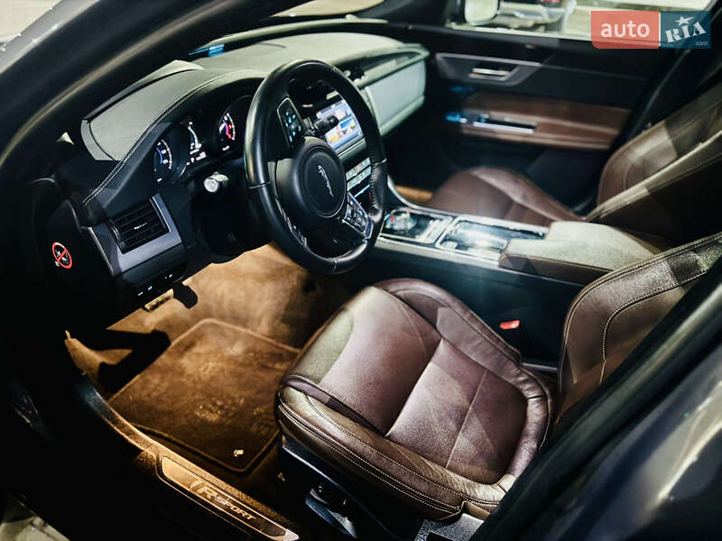 Седан Jaguar XF 2015 в Києві