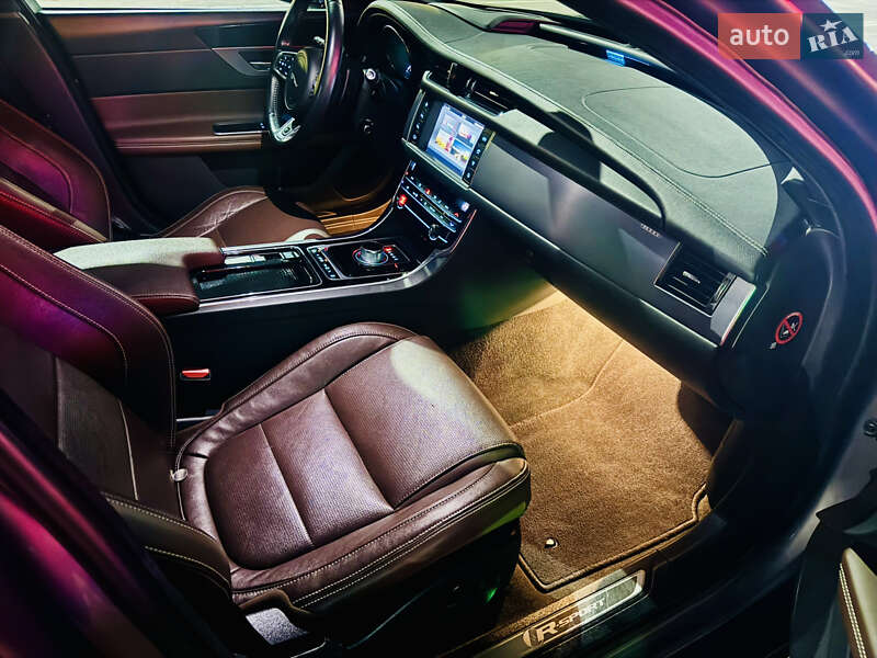 Седан Jaguar XF 2015 в Києві
