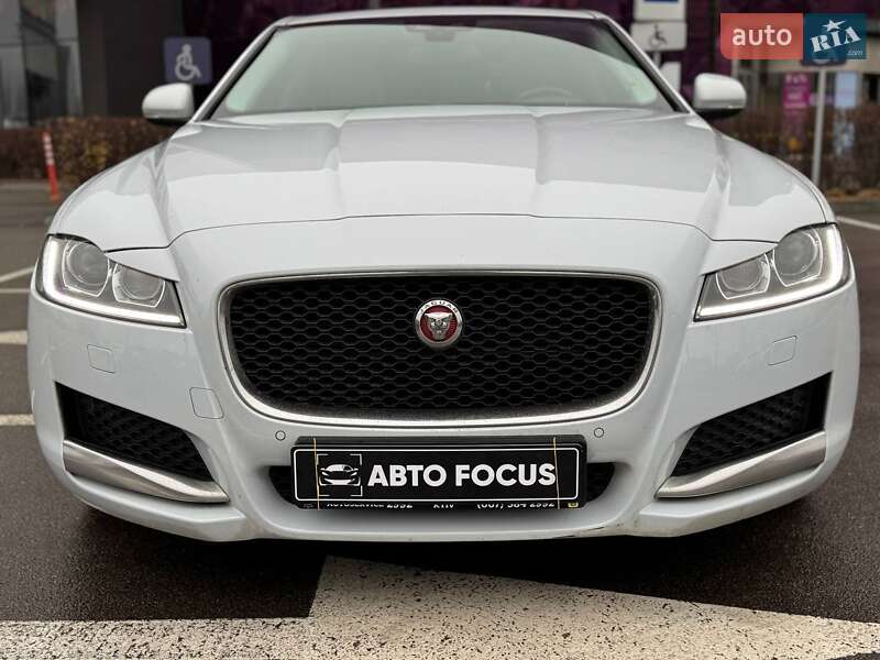 Седан Jaguar XF 2015 в Киеве