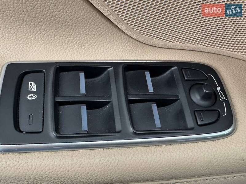 Седан Jaguar XF 2015 в Киеве