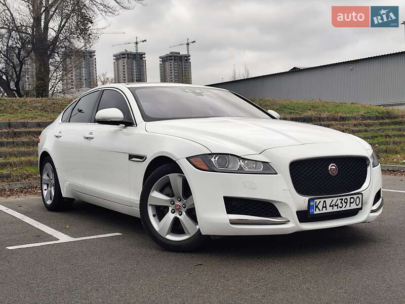 Седан Jaguar XF 2017 в Києві