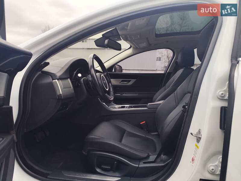 Седан Jaguar XF 2017 в Києві