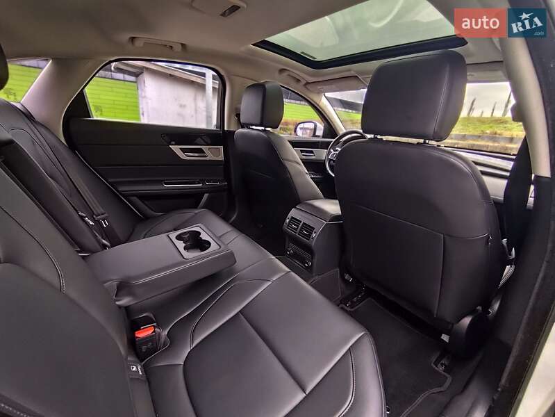 Седан Jaguar XF 2017 в Києві