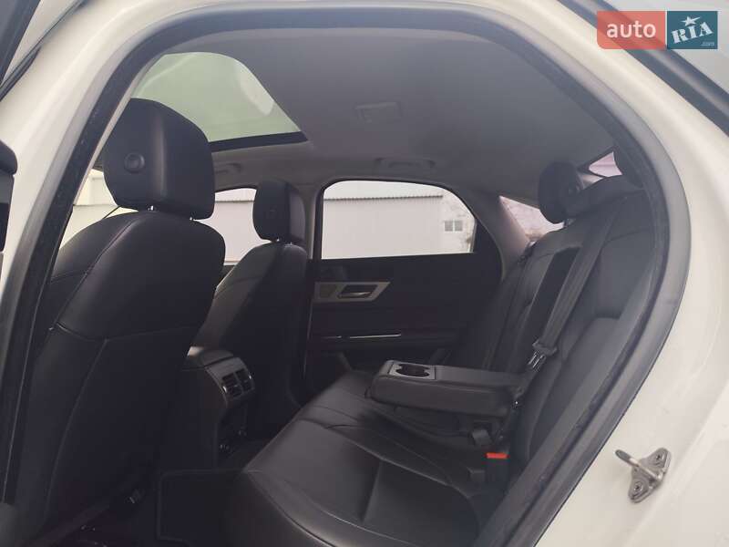 Седан Jaguar XF 2017 в Києві