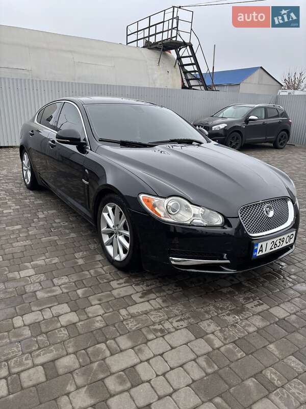Седан Jaguar XF 2010 в Білій Церкві