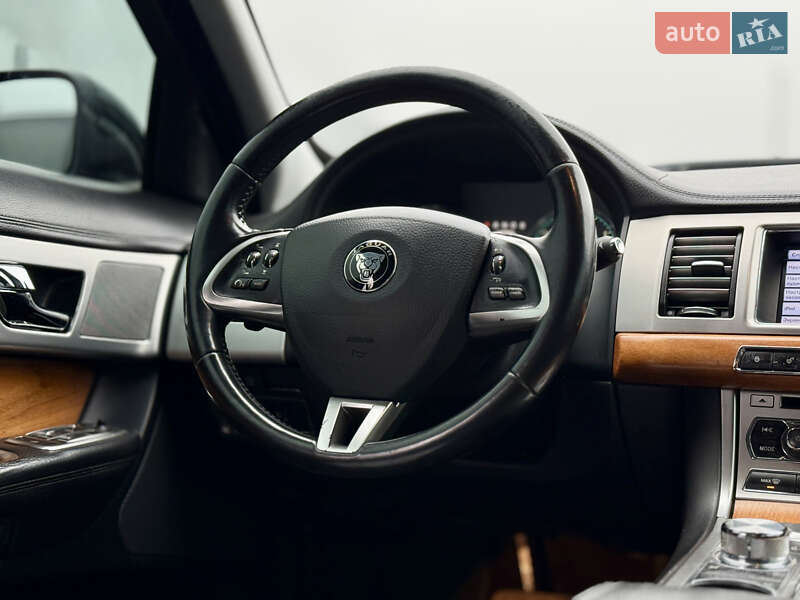 Седан Jaguar XF 2012 в Киеве фото 18 Седан Jaguar XF 2012 в Киеве