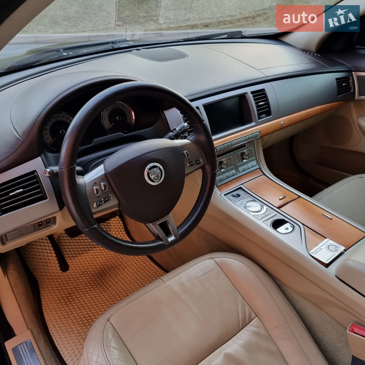 2011 Jaguar XF - мініатюра 15