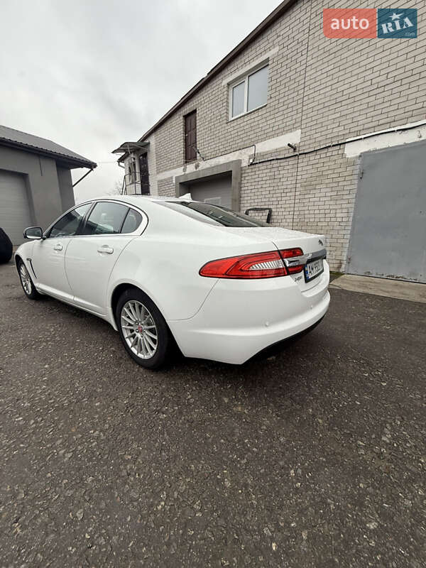 Седан Jaguar XF 2014 в Житомире