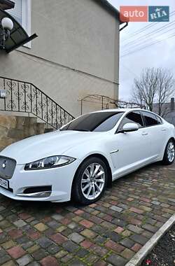 Седан Jaguar XF 2012 в Острозі