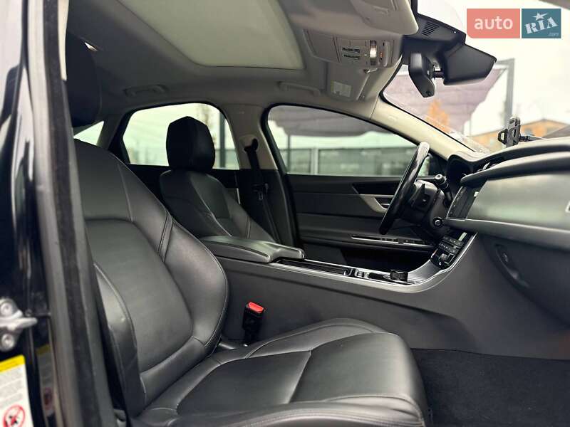 Седан Jaguar XF 2016 в Киеве фото 34 Седан Jaguar XF 2016 в Киеве