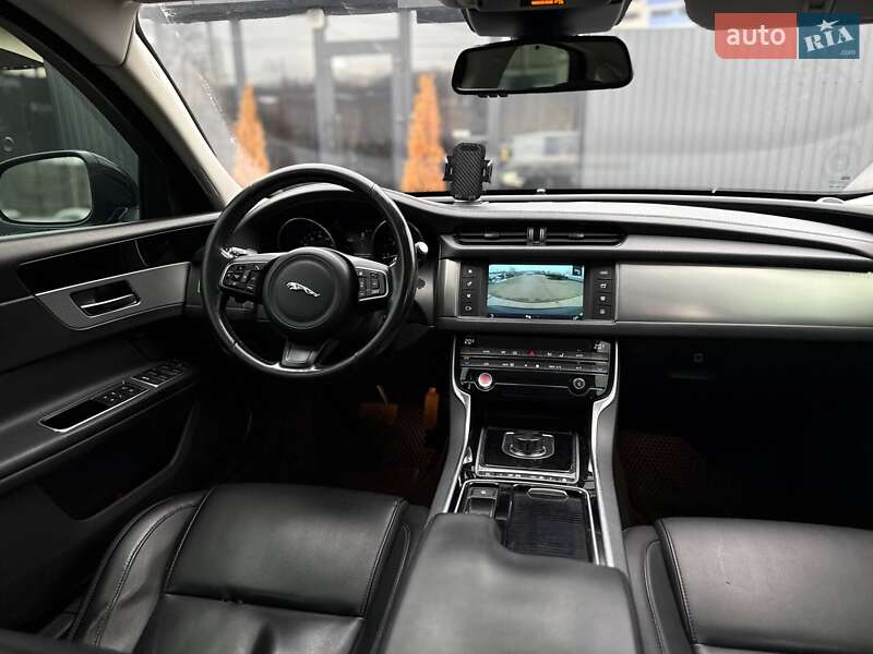 Седан Jaguar XF 2016 в Киеве фото 31 Седан Jaguar XF 2016 в Киеве