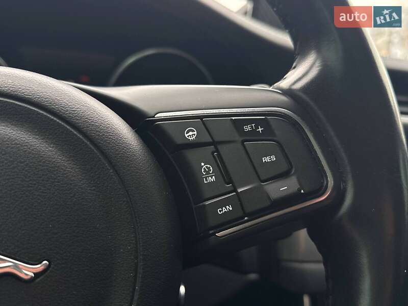 Седан Jaguar XF 2016 в Киеве фото 22 Седан Jaguar XF 2016 в Киеве