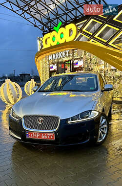 Седан Jaguar XF 2015 в Киеве